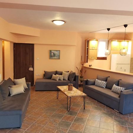 Christie'S Ground Floor Apartment By The Sea كاتو جاتزي المظهر الخارجي الصورة