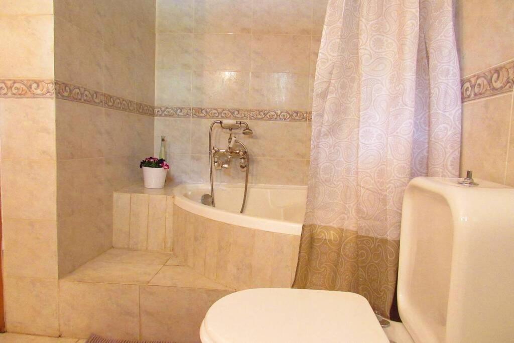 Christie'S Ground Floor Apartment By The Sea كاتو جاتزي المظهر الخارجي الصورة