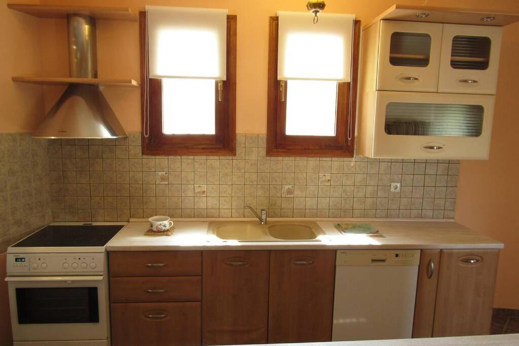 Christie'S Ground Floor Apartment By The Sea كاتو جاتزي المظهر الخارجي الصورة